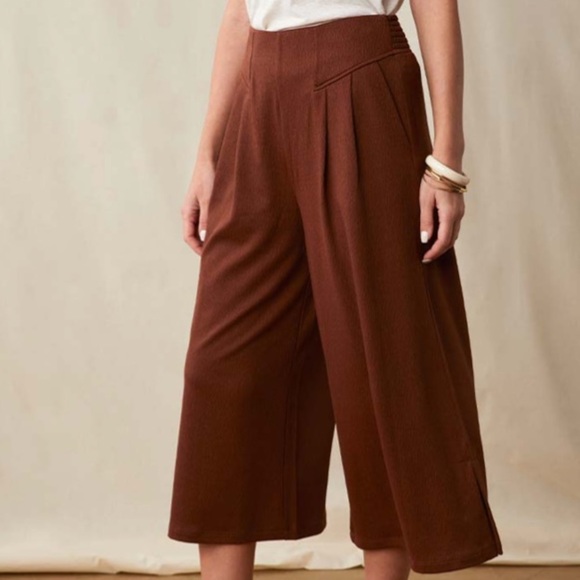 Matilda Jane - Alice Textured Wide Leg Cropped Pants - Picture 3 of 8